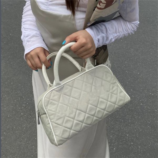 2022 new large capacity leisure bag, ringbone, bill of lading, shoulder bag, women's simple and fashionable crossbody bags
2022 new large capacity leisure bag, ringbone, bill of lading, shoulder bag, women's simple and fashionable crossbody bags