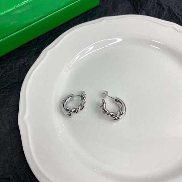 trendy stud accessory creative design hollow out simple lock shape earrings designer women jewelry gifts sliver, Golden;silver
trendy stud accessory creative design hollow out simple lock shape earrings designer women jewelry gifts sliver, Golden;silver