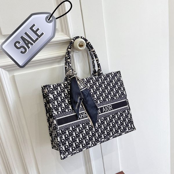 d large capacity bag embroidered bag portable wholesale bags new fashion all match handbags
d large capacity bag embroidered bag portable wholesale bags new fashion all match handbags