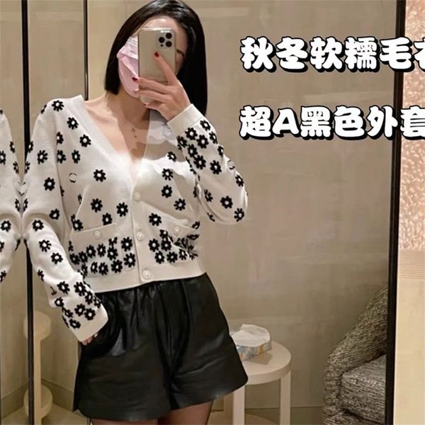 women's knits & tees 22-year-old xiaoxiang parents' sleeve v-neck thin cardigan full of flowers, fashionable temperament, wool kni, White
women's knits & tees 22-year-old xiaoxiang parents' sleeve v-neck thin cardigan full of flowers, fashionable temperament, wool kni, White