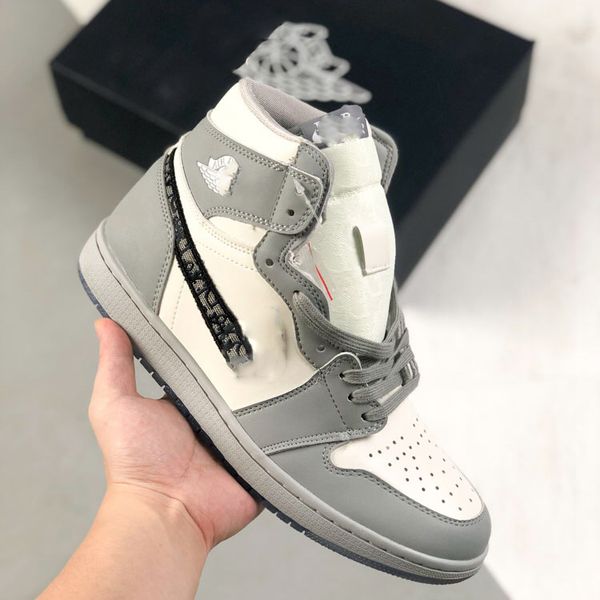 jumpman 1 1s basketball shoes a1lkss013 shadow unc twist men women sneakers trainers size us 13.5
jumpman 1 1s basketball shoes a1lkss013 shadow unc twist men women sneakers trainers size us 13.5