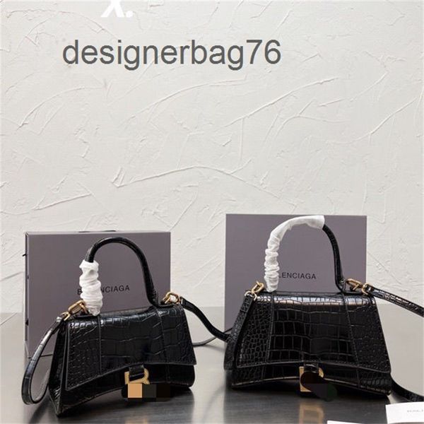 crossbody bags handbag 2022 women designer balencaigass' minority hourglass single shoulder messenger handbag r4a8
crossbody bags handbag 2022 women designer balencaigass' minority hourglass single shoulder messenger handbag r4a8