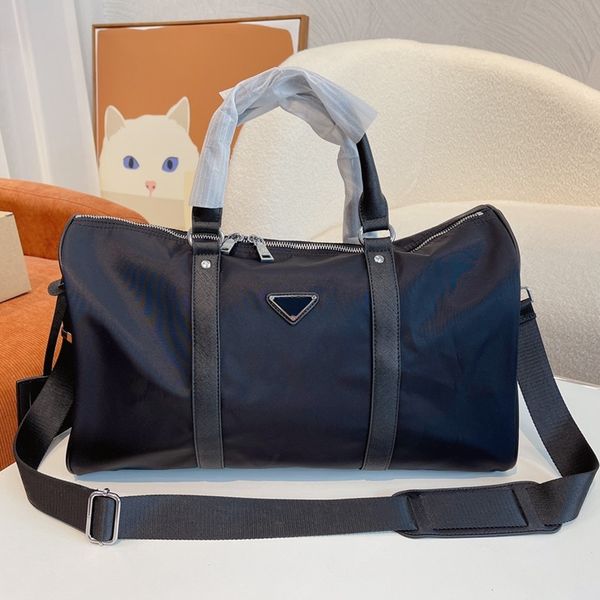 luggage bags chain travel bag outdoor men large capacity storage tote bag pure black nylon fabric stitching detachable shoulder strap
luggage bags chain travel bag outdoor men large capacity storage tote bag pure black nylon fabric stitching detachable shoulder strap