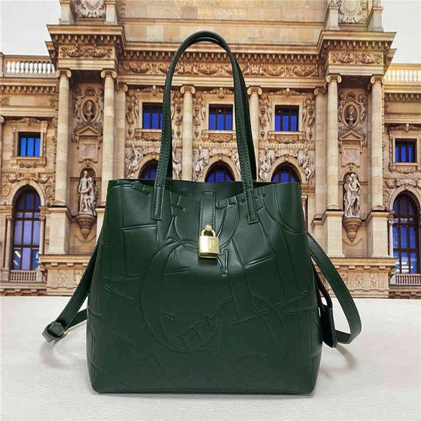 100% genuine cowhide 2022 new fashion large capacity bucket bag famous luxury designer letters chch hchc messenger handbag cc
100% genuine cowhide 2022 new fashion large capacity bucket bag famous luxury designer letters chch hchc messenger handbag cc