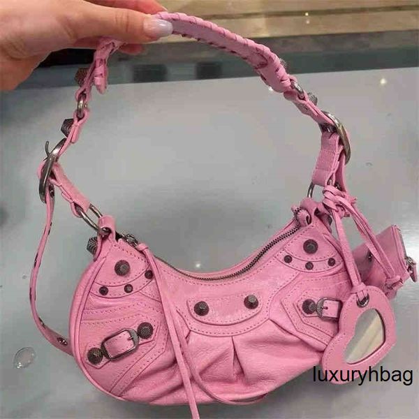 women balencaigass designers bag bag crossbody designer rivet bags le cagole single underarm fashion shoulder handbag 2022 innj
women balencaigass designers bag bag crossbody designer rivet bags le cagole single underarm fashion shoulder handbag 2022 innj