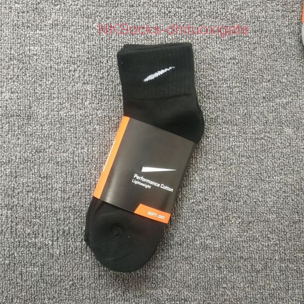 men's classic fashion socks 3 pairs of 1 card hook brand designer versatile sports sock men women luxury wear medium short sportsocks 0, Black
men's classic fashion socks 3 pairs of 1 card hook brand designer versatile sports sock men women luxury wear medium short sportsocks 0, Black