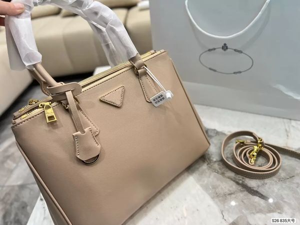 ly fashion triangle symbole bag woman luxurys men designer on the go bags lady womens mens crossbody tote hobo shoulder purses handbags wall
ly fashion triangle symbole bag woman luxurys men designer on the go bags lady womens mens crossbody tote hobo shoulder purses handbags wall