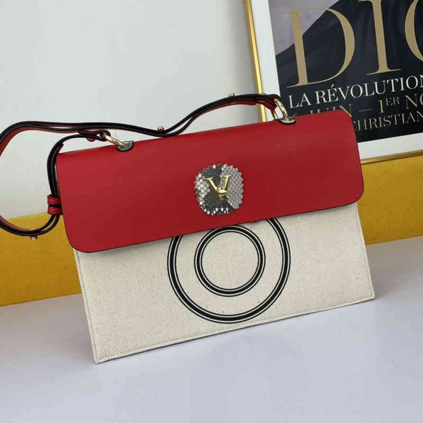 evening bags metal lock stick bag niche texture box leather one shoulder armpit winter fashion trend
evening bags metal lock stick bag niche texture box leather one shoulder armpit winter fashion trend