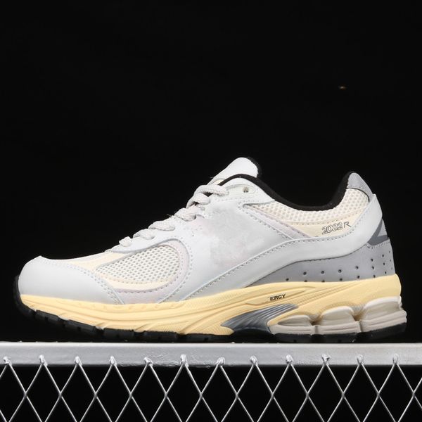 nb2002r thisisneverthat white running shoes man and women sneaker with box size eur 36-45
nb2002r thisisneverthat white running shoes man and women sneaker with box size eur 36-45