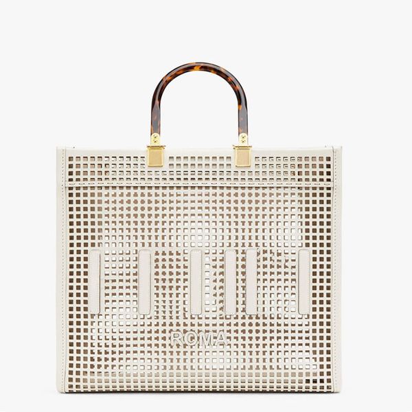 hollow out tote bag women handbag sunshine shopping handbags square twist lock amber double handle genuine leather embossed letter wide shou
hollow out tote bag women handbag sunshine shopping handbags square twist lock amber double handle genuine leather embossed letter wide shou