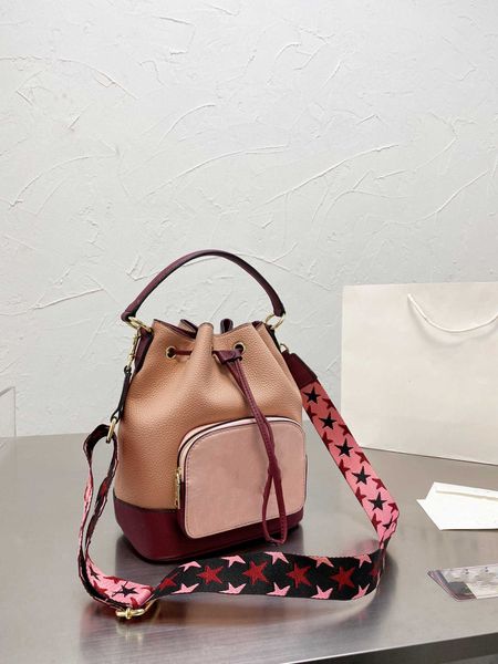 highest version of the new leather series stray buckets bag bucket shop customized fabric hardware s lining size 27 21
highest version of the new leather series stray buckets bag bucket shop customized fabric hardware s lining size 27 21