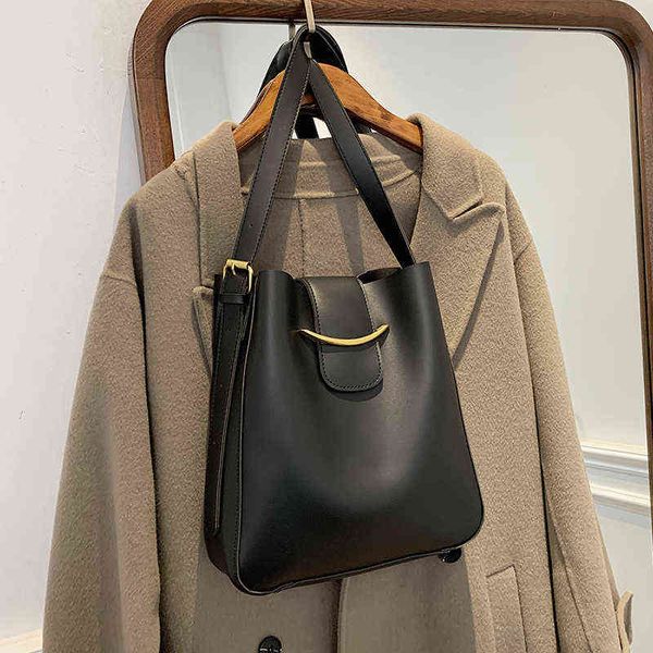 nxy bags 2 pcs/set vintage simple small pu leather bucket crossbody for women 2022 designer lady black shoulder handbags 220608
nxy bags 2 pcs/set vintage simple small pu leather bucket crossbody for women 2022 designer lady black shoulder handbags 220608