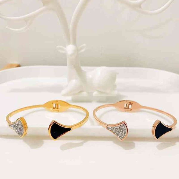 fan bracelet geometric ins style steel opening fashion symmetrical minority fresh creative personality famous brand, White
fan bracelet geometric ins style steel opening fashion symmetrical minority fresh creative personality famous brand, White