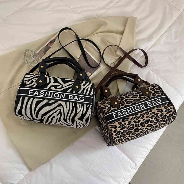 2022 trendy fashion design ladies bags factory direct clothing 2022 women's 2022 new simple portable shoulder
2022 trendy fashion design ladies bags factory direct clothing 2022 women's 2022 new simple portable shoulder