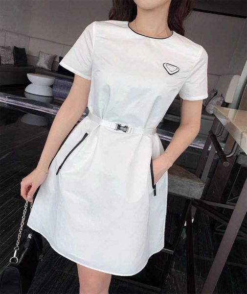 2022 women casual dresses with triangle label short sleeve with belt waistband commuter a-line skirt round collar pocket work dress black an, Black;gray
2022 women casual dresses with triangle label short sleeve with belt waistband commuter a-line skirt round collar pocket work dress black an, Black;gray