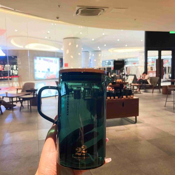 starbucks korea 22nd anniversary dark green glass round handle water cup high color deskcup coffee cup
starbucks korea 22nd anniversary dark green glass round handle water cup high color deskcup coffee cup