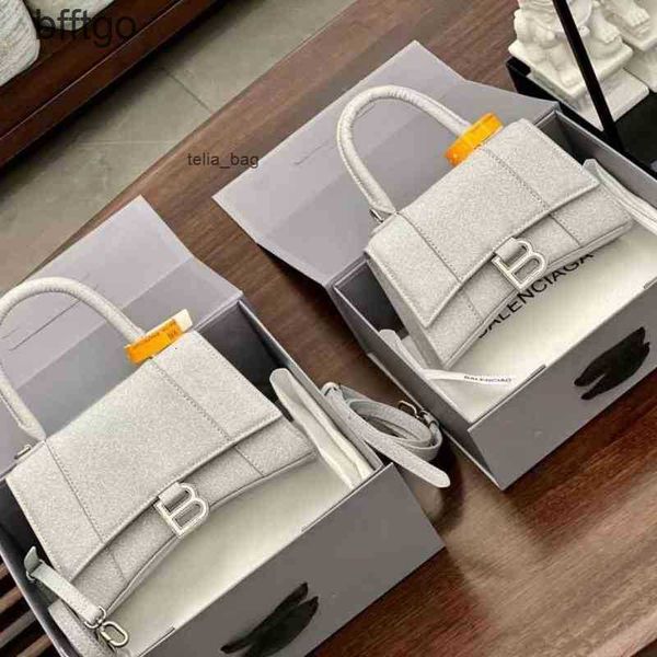 bags fashion balencigas leather version hourglass shaped bag 2022 star sky high sense french minority single shoulder messenger
bags fashion balencigas leather version hourglass shaped bag 2022 star sky high sense french minority single shoulder messenger