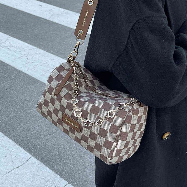 evening bags plaid pu leather crossbody shoulder brand bag for women 2022 chain luxury designer handbags and purses 220517
evening bags plaid pu leather crossbody shoulder brand bag for women 2022 chain luxury designer handbags and purses 220517