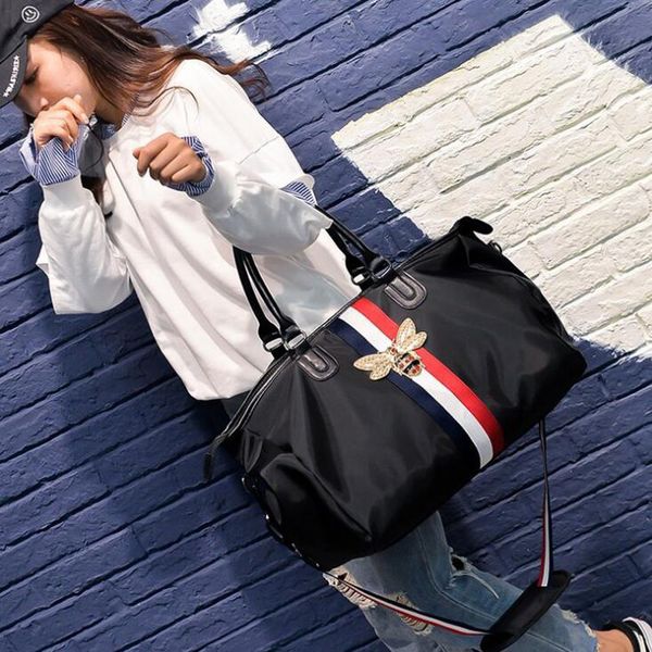 2022 brand travel bags waterproof large capacity hand luggage traveling bee bag women weekend travel duffle bag handbags
2022 brand travel bags waterproof large capacity hand luggage traveling bee bag women weekend travel duffle bag handbags