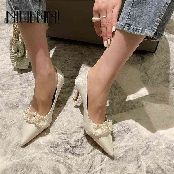 pure white simple pointed wedding party shoes beige pearl beaded slip-on pumps stiletto women's shoes 2021 autumn elegant female t22073, Black
pure white simple pointed wedding party shoes beige pearl beaded slip-on pumps stiletto women's shoes 2021 autumn elegant female t22073, Black