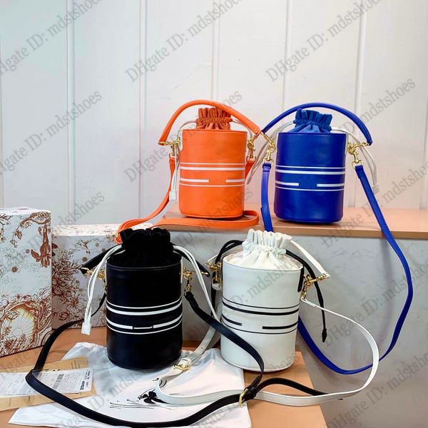2022 ss micro vibe bucket bag star motif sculpted rubber bottom front paris signature logo designers luxurys cross body ladies drawstring sh
2022 ss micro vibe bucket bag star motif sculpted rubber bottom front paris signature logo designers luxurys cross body ladies drawstring sh