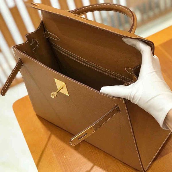explosive fashion bags heme 2022 high end palm print women's bag messenger leather buckle versatile
explosive fashion bags heme 2022 high end palm print women's bag messenger leather buckle versatile