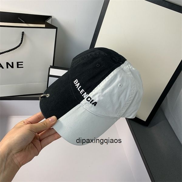 ball caps balencaigass letter printed paris new b house black and white color matching hat duck tongue ins metal buckle baseball trend embro, Blue;gray
ball caps balencaigass letter printed paris new b house black and white color matching hat duck tongue ins metal buckle baseball trend embro, Blue;gray