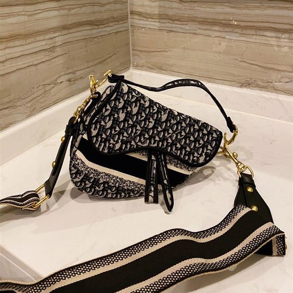 new luxury 3a famous brand ladies bag retro messenger bag handbag star celebrity inspiration embroidery shoulder bag266c, Red;black
new luxury 3a famous brand ladies bag retro messenger bag handbag star celebrity inspiration embroidery shoulder bag266c, Red;black