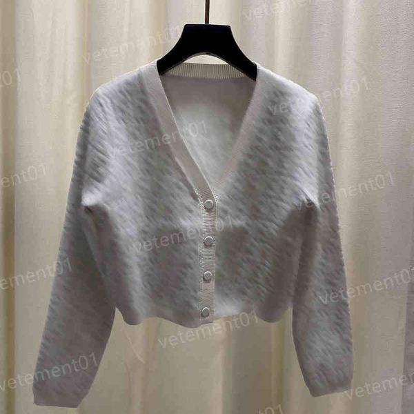 luxury women sweater high-quality silver thread v-neck cardigan with full-body logo print knit jacket designer womens sweaters 0912, White;black
luxury women sweater high-quality silver thread v-neck cardigan with full-body logo print knit jacket designer womens sweaters 0912, White;black