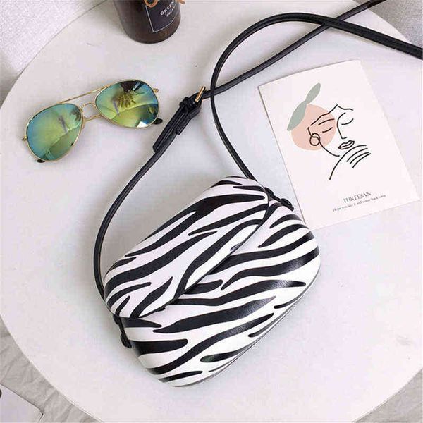 women hard pu leather shoulder strap bags fashion zebra pattern mini handbag ladies casual wild cellphone purse crossbody bag g220526
women hard pu leather shoulder strap bags fashion zebra pattern mini handbag ladies casual wild cellphone purse crossbody bag g220526