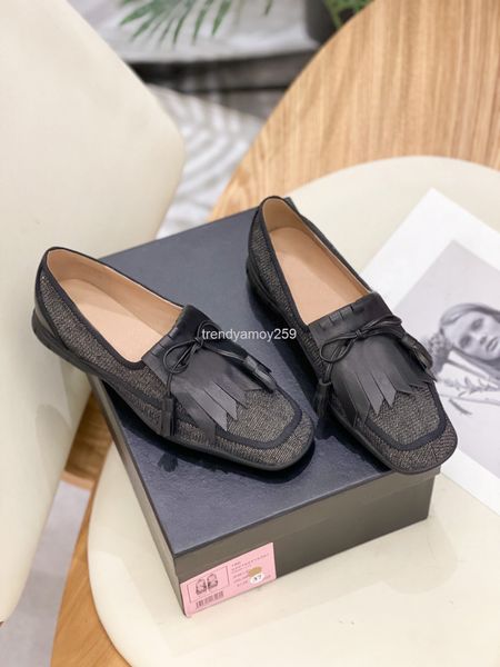 dress shoes tassel bean shoes women's british style flat bottom leather leffer small patent butterfly single, Black
dress shoes tassel bean shoes women's british style flat bottom leather leffer small patent butterfly single, Black