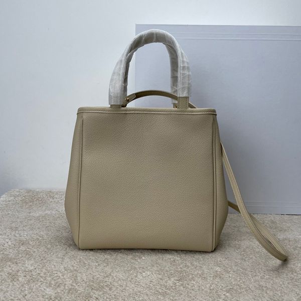fashion female bucket bag summer genuine leather handbags for women luxury design crossbody shoulder 2022 trending bags
fashion female bucket bag summer genuine leather handbags for women luxury design crossbody shoulder 2022 trending bags