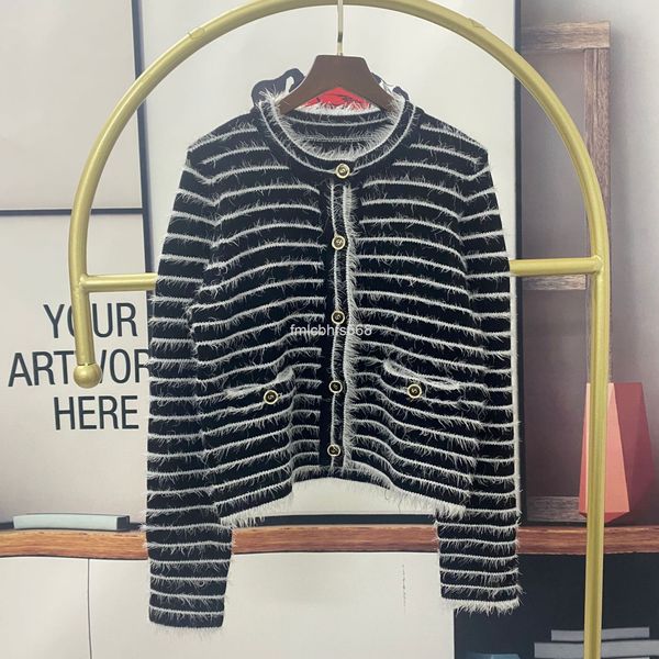 women's knits & tees winter small fragrance round neck black and white striped wool cashmere cardigan celebrity fashion sweater
women's knits & tees winter small fragrance round neck black and white striped wool cashmere cardigan celebrity fashion sweater