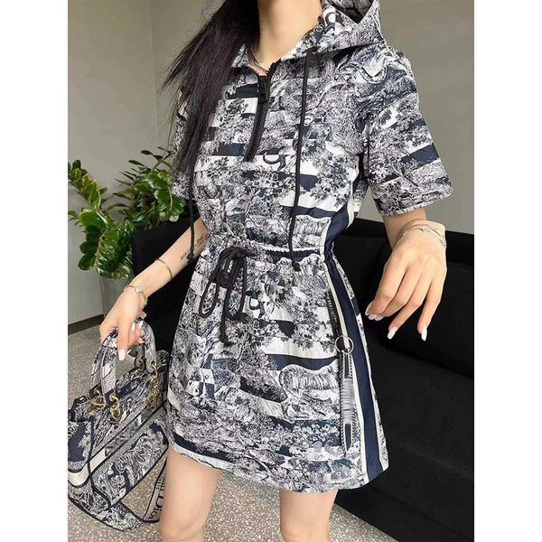 2022 summer new released women casual dress hooded above knee casual style with animal print black toile de jouy designer clothes 289k, Black;gray
2022 summer new released women casual dress hooded above knee casual style with animal print black toile de jouy designer clothes 289k, Black;gray