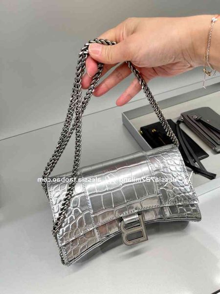 handbag designer balenciga alessia milan 2022 female crocodile embossed hourglass chain messenger bag shoulder crossbody 18iu
handbag designer balenciga alessia milan 2022 female crocodile embossed hourglass chain messenger bag shoulder crossbody 18iu