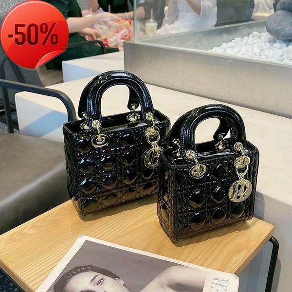 designer bags leather texture diana bag exquisite temperament female cross handbag tote bag purses ladies handbags factory wholesale
designer bags leather texture diana bag exquisite temperament female cross handbag tote bag purses ladies handbags factory wholesale