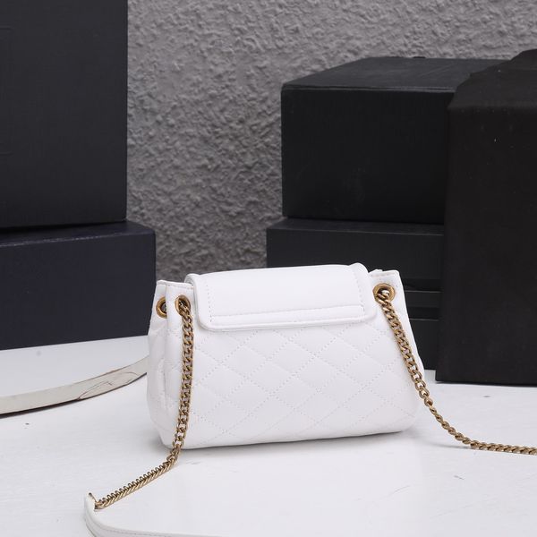 women's classic small square bag simple design shoulder handbag cell phone bag fine workmanship suitable for all occasions
women's classic small square bag simple design shoulder handbag cell phone bag fine workmanship suitable for all occasions