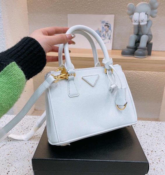 women cross body luxury shopping bag designer handbag fashion classic letter pattern single shoulder bags totes handbags
women cross body luxury shopping bag designer handbag fashion classic letter pattern single shoulder bags totes handbags
