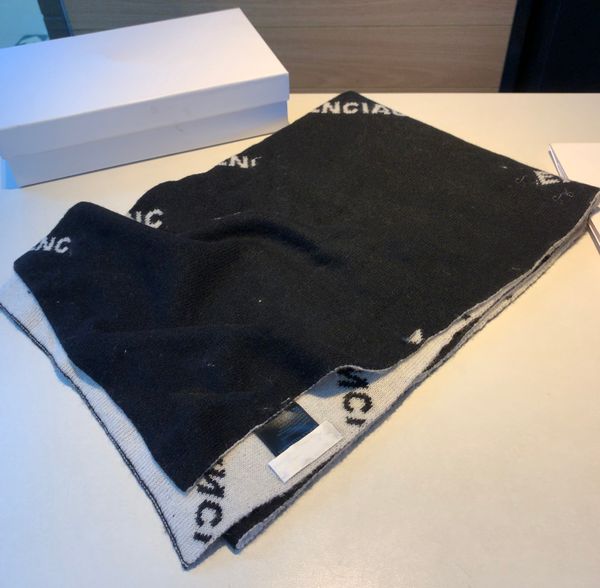 high qualtiy designer scarf fashion winter scarves soft cashmere big letter reversible design for man women shawl black color, Blue;gray
high qualtiy designer scarf fashion winter scarves soft cashmere big letter reversible design for man women shawl black color, Blue;gray