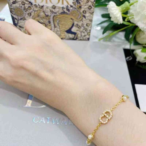 bracelet pearl inlaid 2022 luxury brand fashion design versatile ladies jewelry, Golden
bracelet pearl inlaid 2022 luxury brand fashion design versatile ladies jewelry, Golden