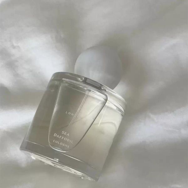 the latest highest quality women perfume fragrance moonlit camomile silk blossom sea daffodil 100ml charming smell spray floral female long
the latest highest quality women perfume fragrance moonlit camomile silk blossom sea daffodil 100ml charming smell spray floral female long