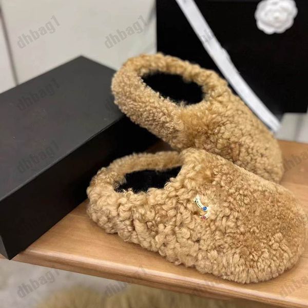designer luxury brand womens wool slippers non-slip rubber outsole autumn winter sandals retro slide fashion mules classic white black flip
designer luxury brand womens wool slippers non-slip rubber outsole autumn winter sandals retro slide fashion mules classic white black flip