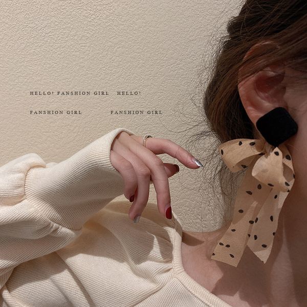 925 silver needle ribbon polka dot bow earrings korean dongdaemun fashion earrings internet celebrity personalized and simple eardrop, Golden
925 silver needle ribbon polka dot bow earrings korean dongdaemun fashion earrings internet celebrity personalized and simple eardrop, Golden