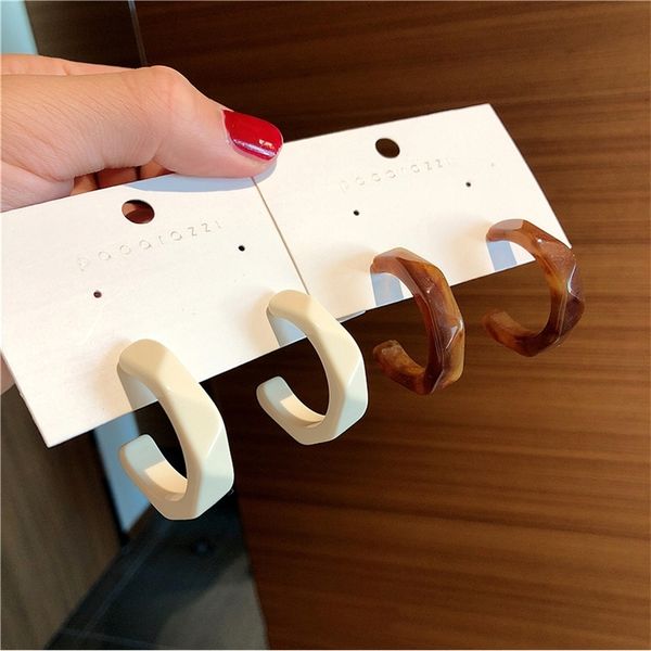 acrylic hoop earrings women fashion stud retro trend twist elegant ring 220718, Golden;silver
acrylic hoop earrings women fashion stud retro trend twist elegant ring 220718, Golden;silver