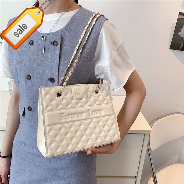 high women's summer 2022 new fashion chain diagonal cross capacity ladies tassel shoulder bag large letter handbag casual factory outle
high women's summer 2022 new fashion chain diagonal cross capacity ladies tassel shoulder bag large letter handbag casual factory outle