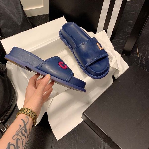 2022ss platform slipper for woman letter slide designer sandals flat heel mules beach shoes fashion casual shoe classic black flip flops loa
2022ss platform slipper for woman letter slide designer sandals flat heel mules beach shoes fashion casual shoe classic black flip flops loa