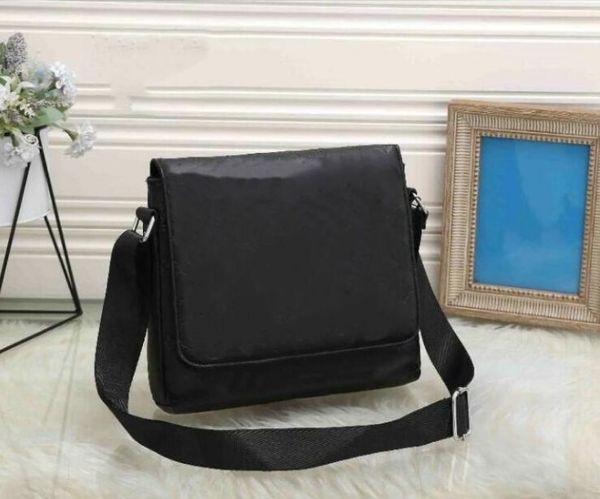 men shoulder bag designers crossbody business messenger handbags fashion casual red green shoulder straps bags for girls boys backpacks
men shoulder bag designers crossbody business messenger handbags fashion casual red green shoulder straps bags for girls boys backpacks