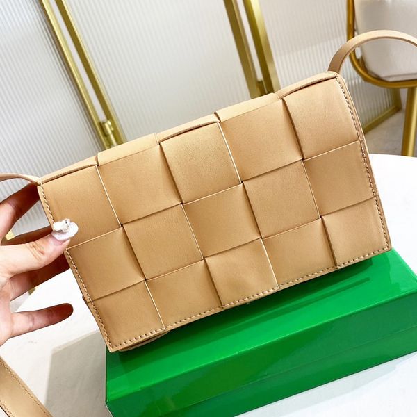 2022 women bags crossbody handbag one-shoulder pillow versatile design leather stylish high-end small square handbag 25
2022 women bags crossbody handbag one-shoulder pillow versatile design leather stylish high-end small square handbag 25