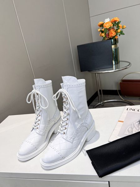 martin booties boot designer boots sneaker robe rick real leather low heel 4 cm high heels comfortable logo comfortable size 35-41, Black
martin booties boot designer boots sneaker robe rick real leather low heel 4 cm high heels comfortable logo comfortable size 35-41, Black