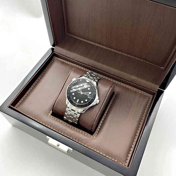 frosted ceramic ring back transparent full-automatic mechanical watch diving series european brand men's, Slivery;brown
frosted ceramic ring back transparent full-automatic mechanical watch diving series european brand men's, Slivery;brown